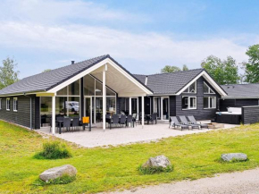 16 person holiday home in V ggerl se, Bogø By